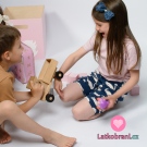 Žebrovaný úplet potisk zamilované labutě na tmavě modré, BIO