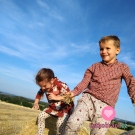 Teplákovina potisk vínový medvídek Méďa na béžové rybí kosti
