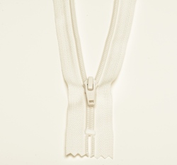 Zip spirálový nedělitelný ecru 18 cm